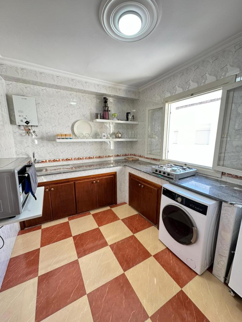 Joli Appart Avec Terrasse Au Centre Ville Tétouan Ngoại thất bức ảnh