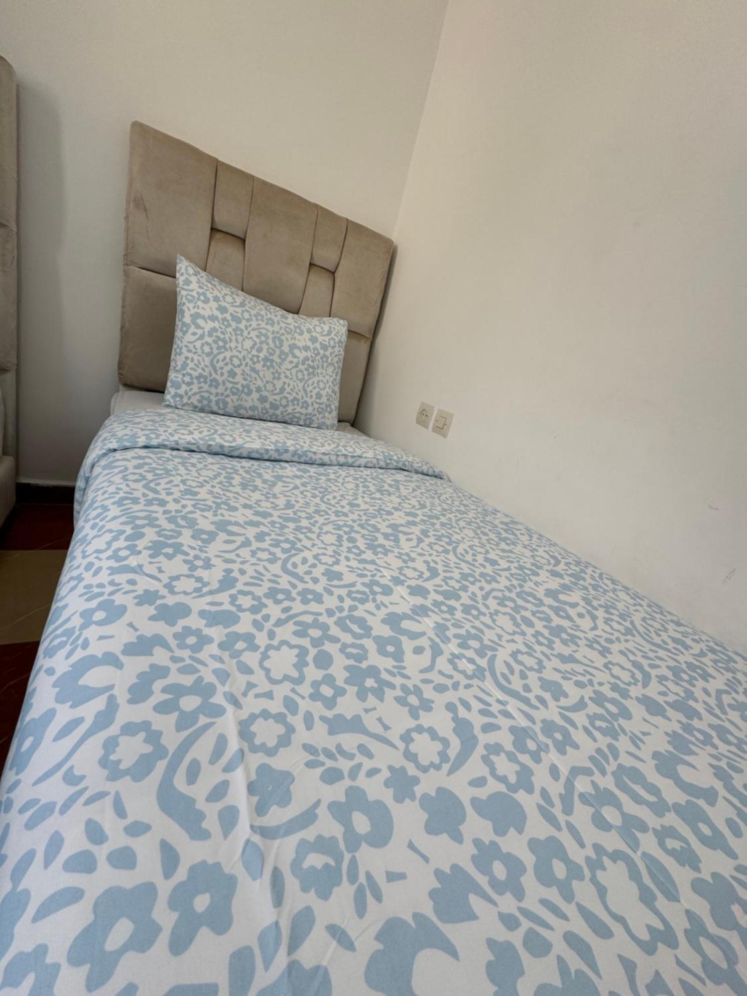 Joli Appart Avec Terrasse Au Centre Ville Tétouan Ngoại thất bức ảnh