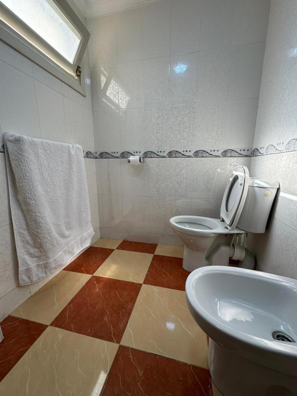 Joli Appart Avec Terrasse Au Centre Ville Tétouan Ngoại thất bức ảnh