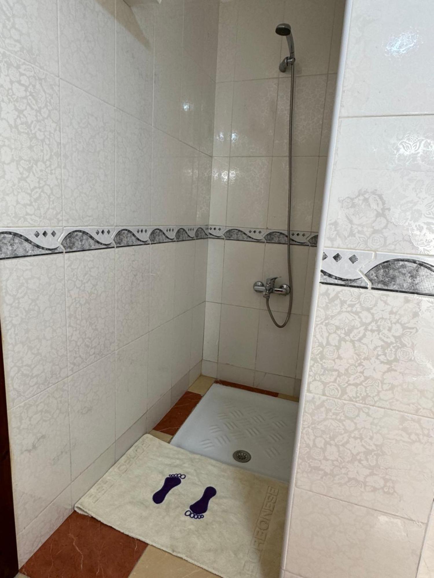Joli Appart Avec Terrasse Au Centre Ville Tétouan Ngoại thất bức ảnh