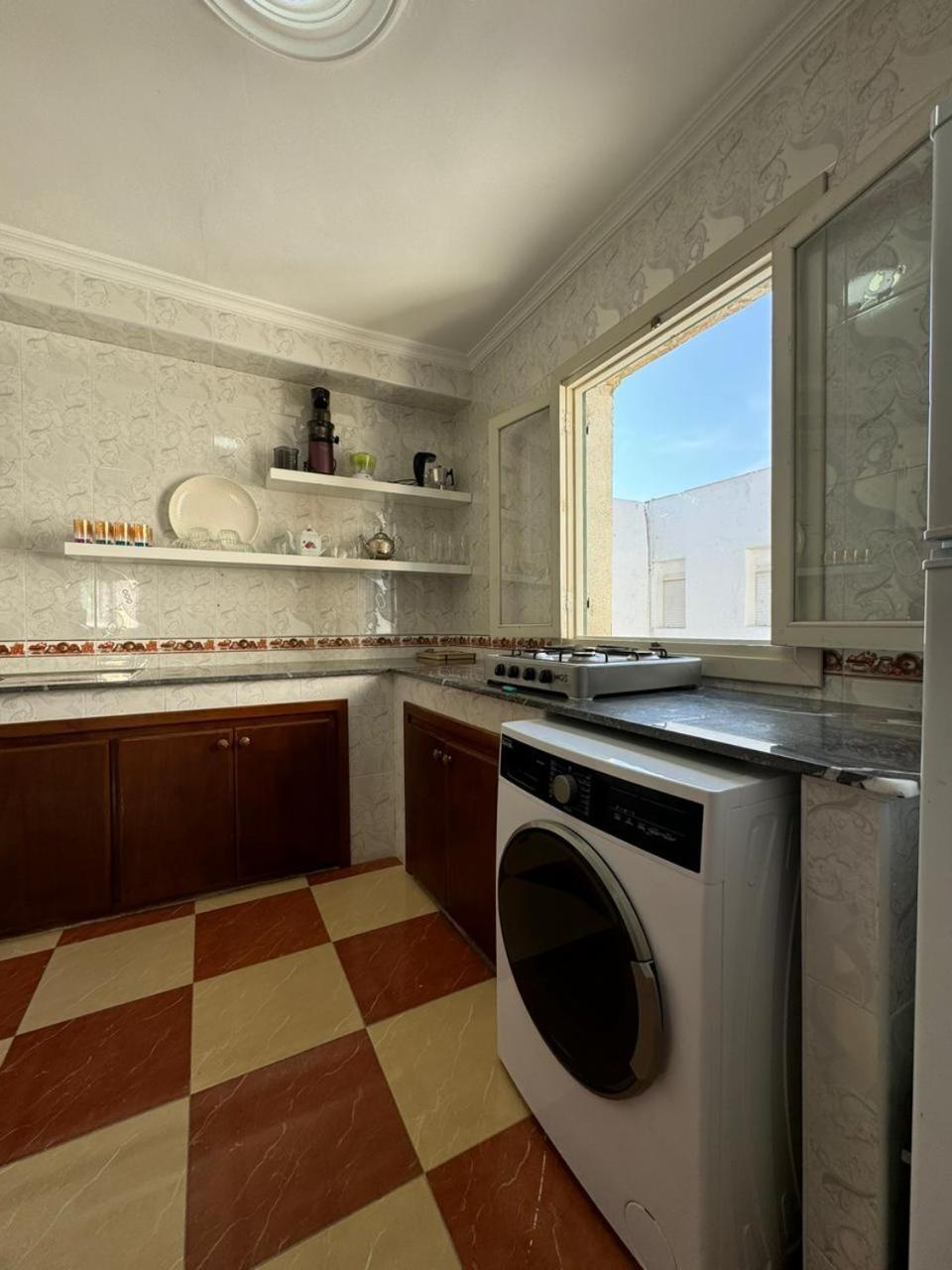 Joli Appart Avec Terrasse Au Centre Ville Tétouan Ngoại thất bức ảnh
